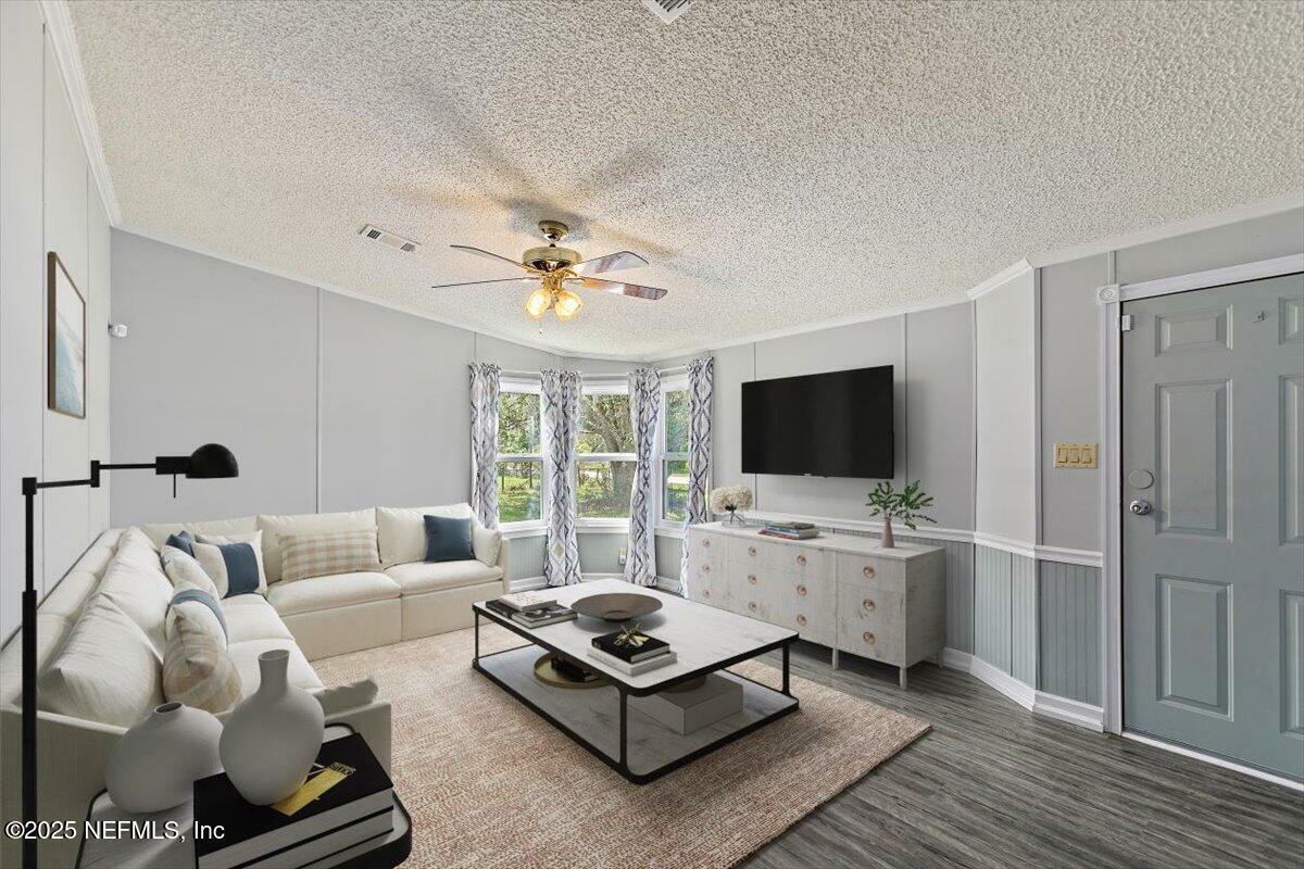 Property Photo: 118 Frontier Drive FL 32189