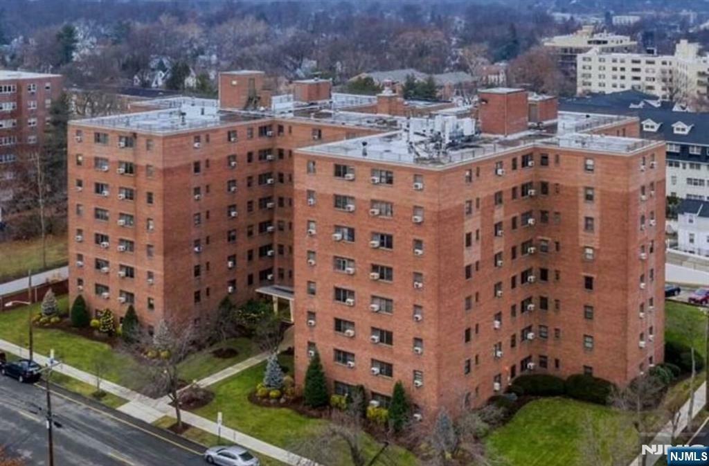 Property Photo: 208 Anderson Street N3b NJ 07601