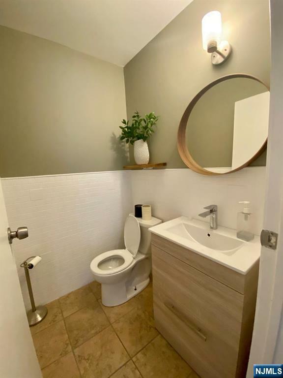 Property Photo: 41 Fairmount Avenue 9B NJ 07601