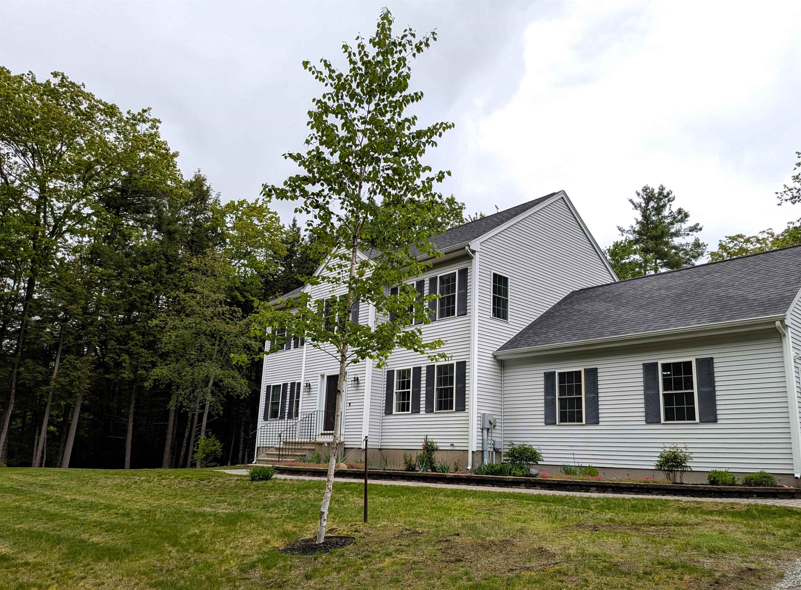 Property Photo: 29 Bear Run NH 03084