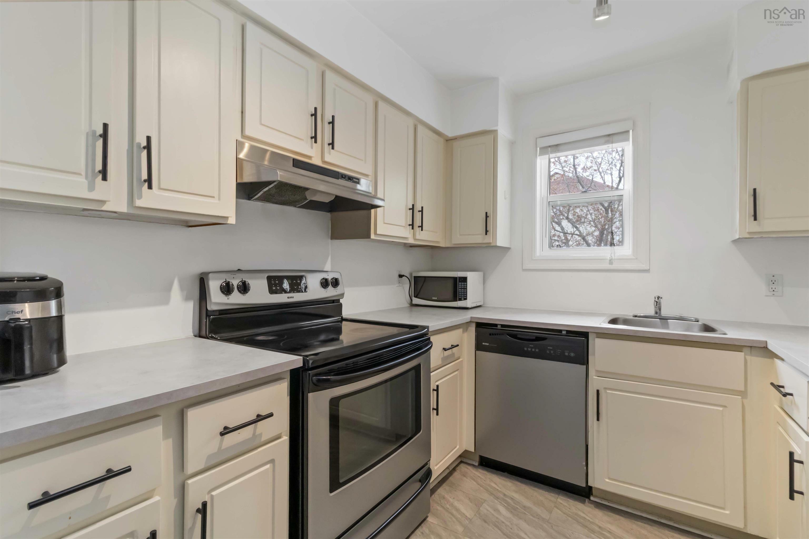 Property Photo: 204 182 Farnham Gate Road NS B3M 4C4