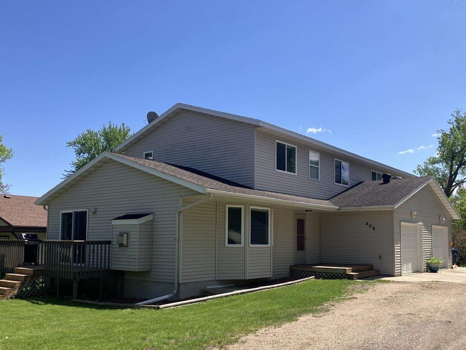 Property Photo:  408 E Beech Avenue  MN 56537 