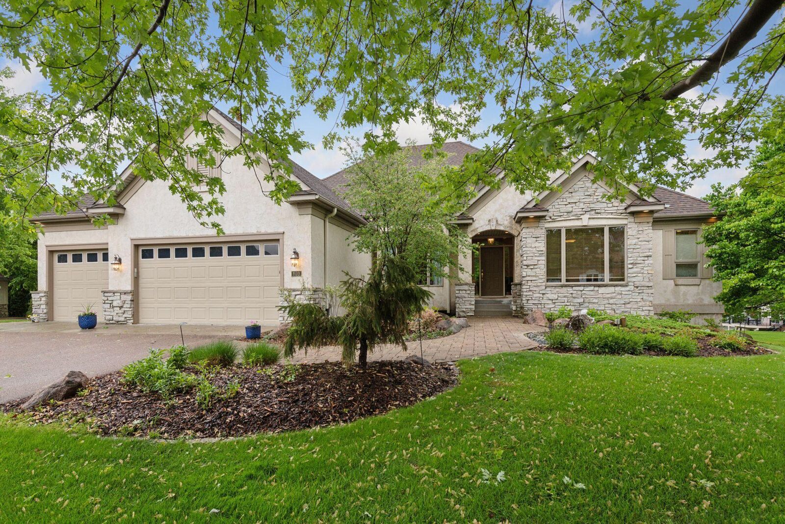 Property Photo:  809 Saint Moritz  MN 55386 