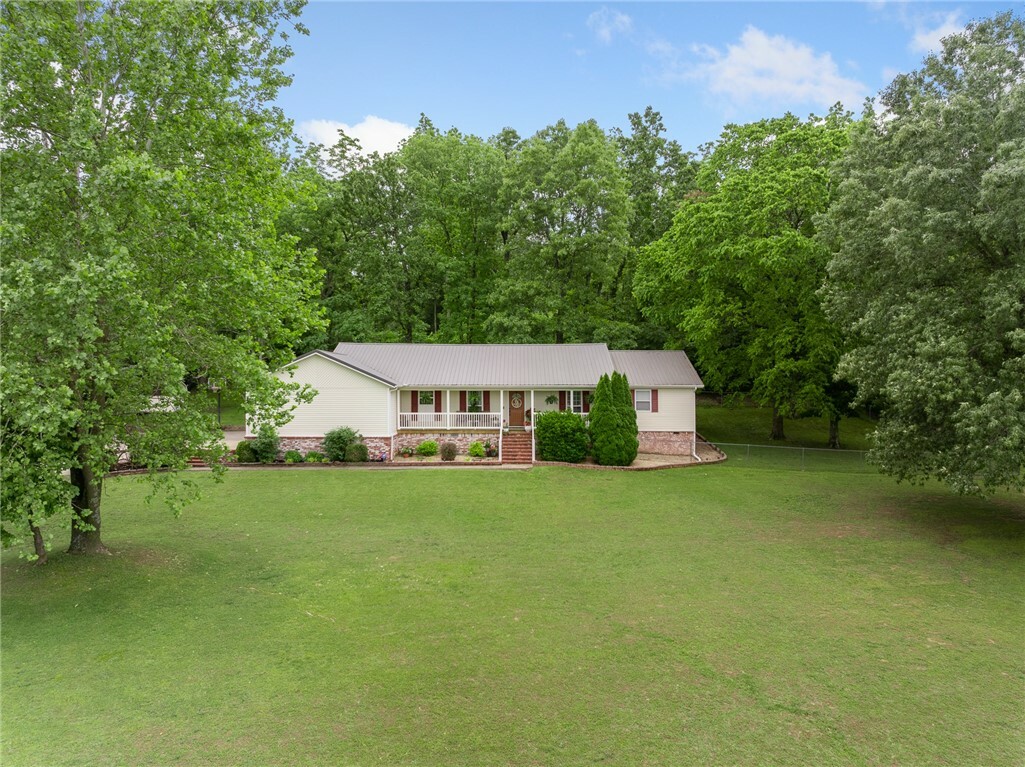 Property Photo:  1525 Meadow Court  AR 72638 