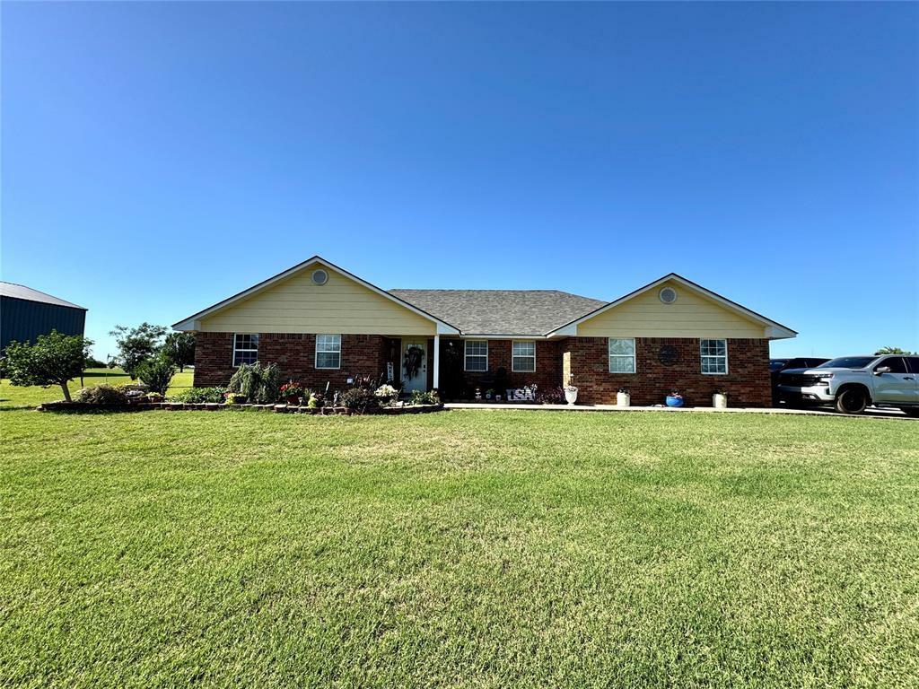 Property Photo: 592 County Road 1366 OK 73018