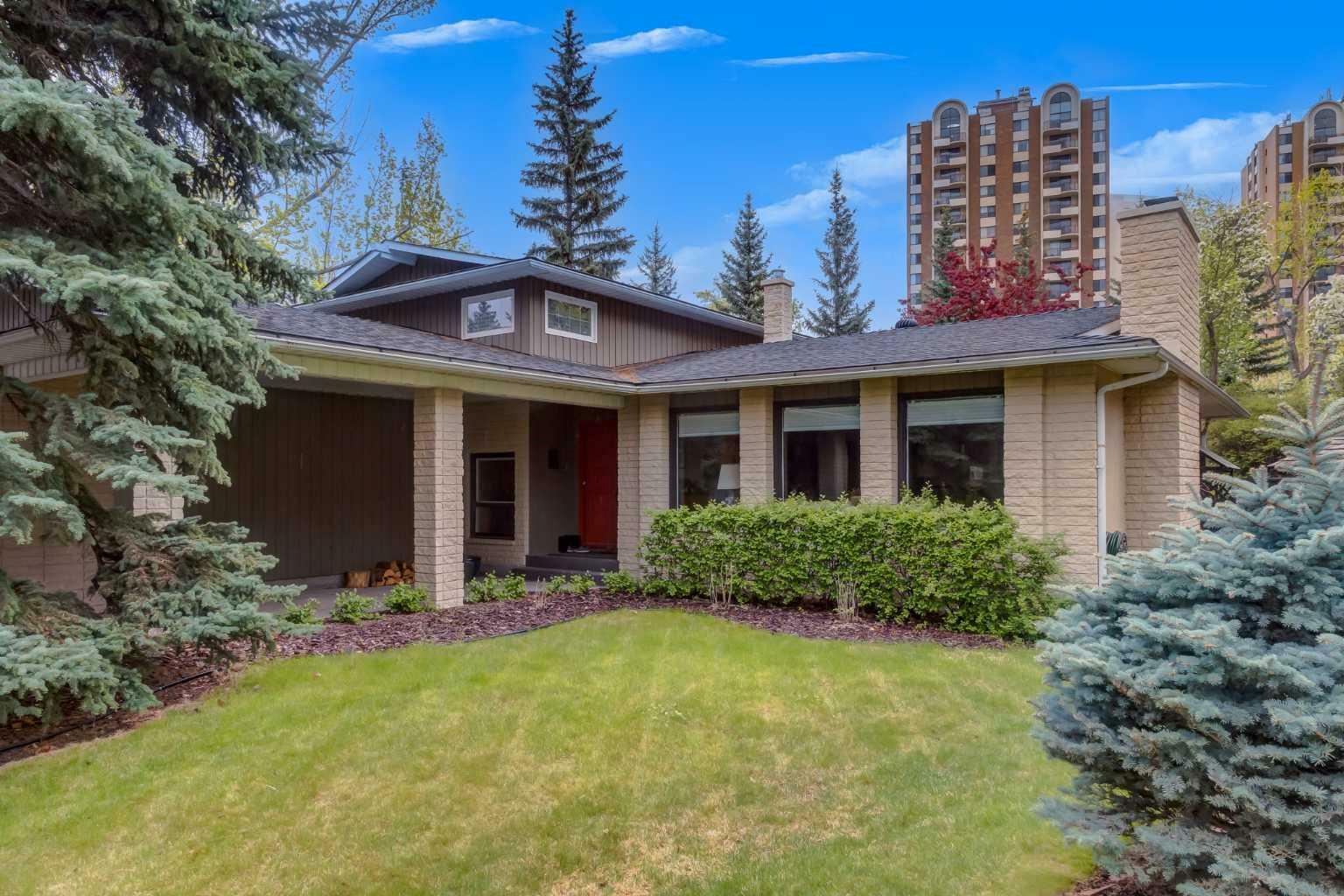 Photo de la propriété: 2015 Bayfield Place SW AB T2V 3M7