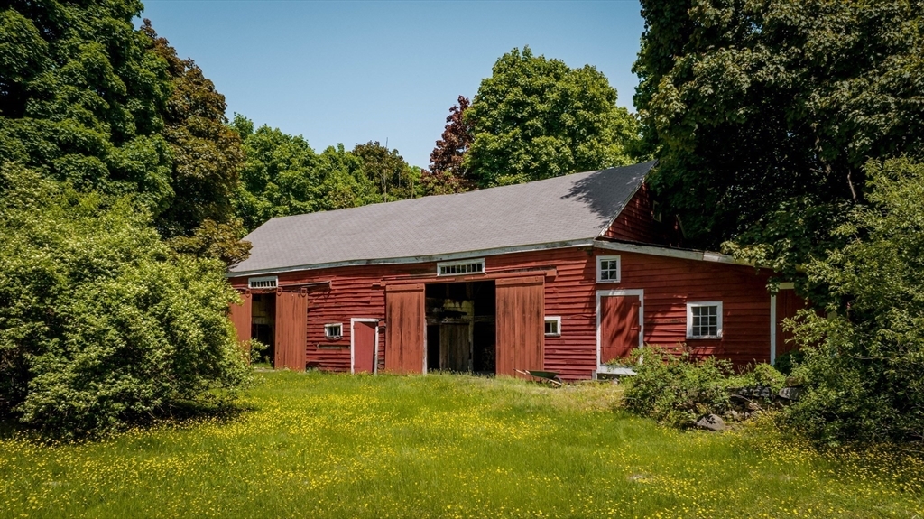 Property Photo:  584 Woburn Street  MA 01887 