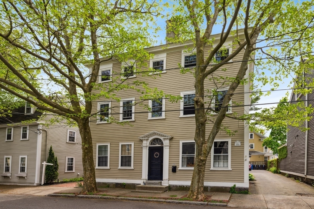 16 Andrew St D  Salem MA 01970 photo