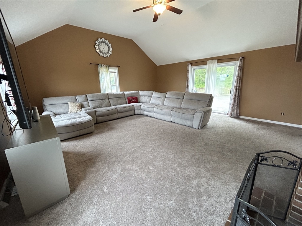 Property Photo: 35 Fox Meadow Dr MA 01602