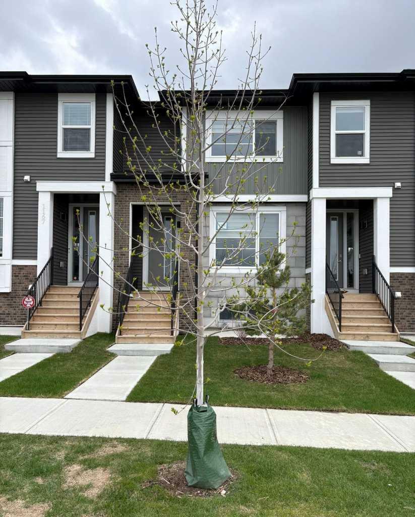 Property Photo: 1163 Lanark Boulevard SE AB T4A 3P9