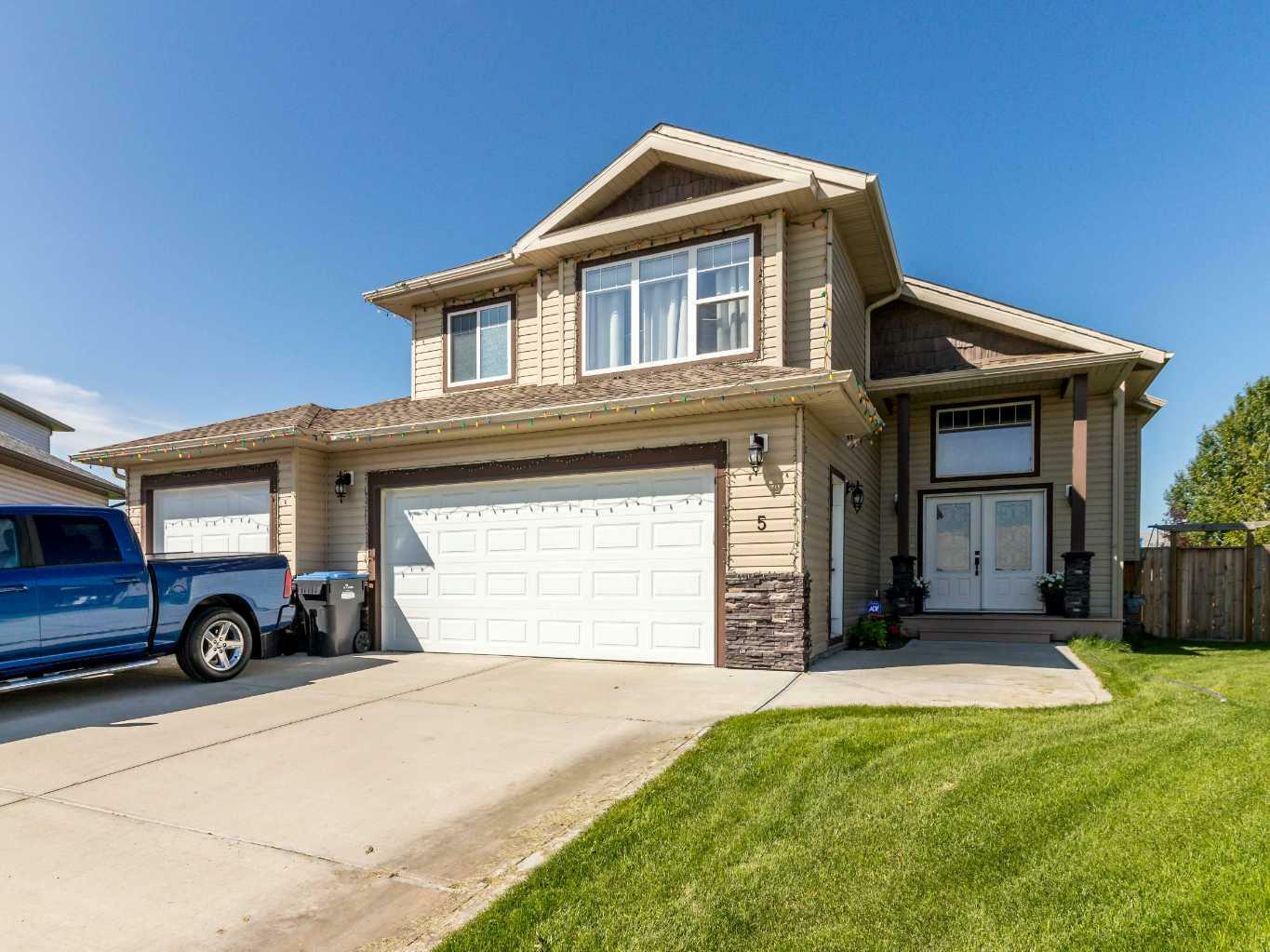 Property Photo: 5 Hodgstreet Place AB T4S 0C5