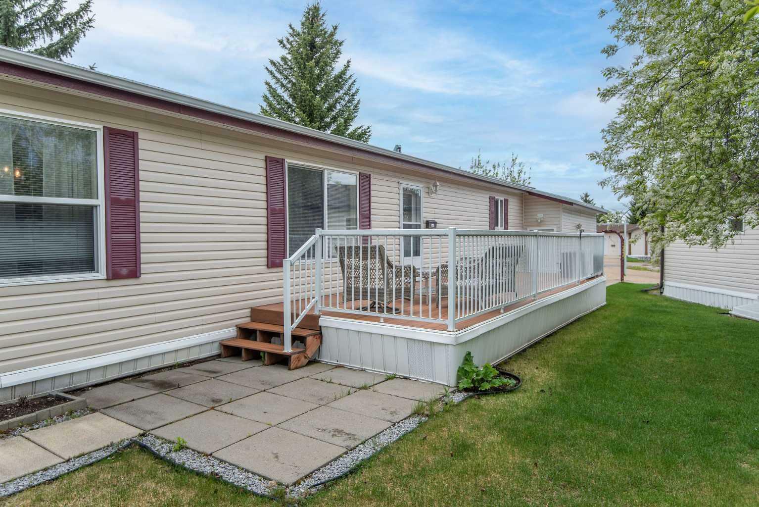 4920 Dorchester Drive  Red Deer AB T4R 2Z8 photo