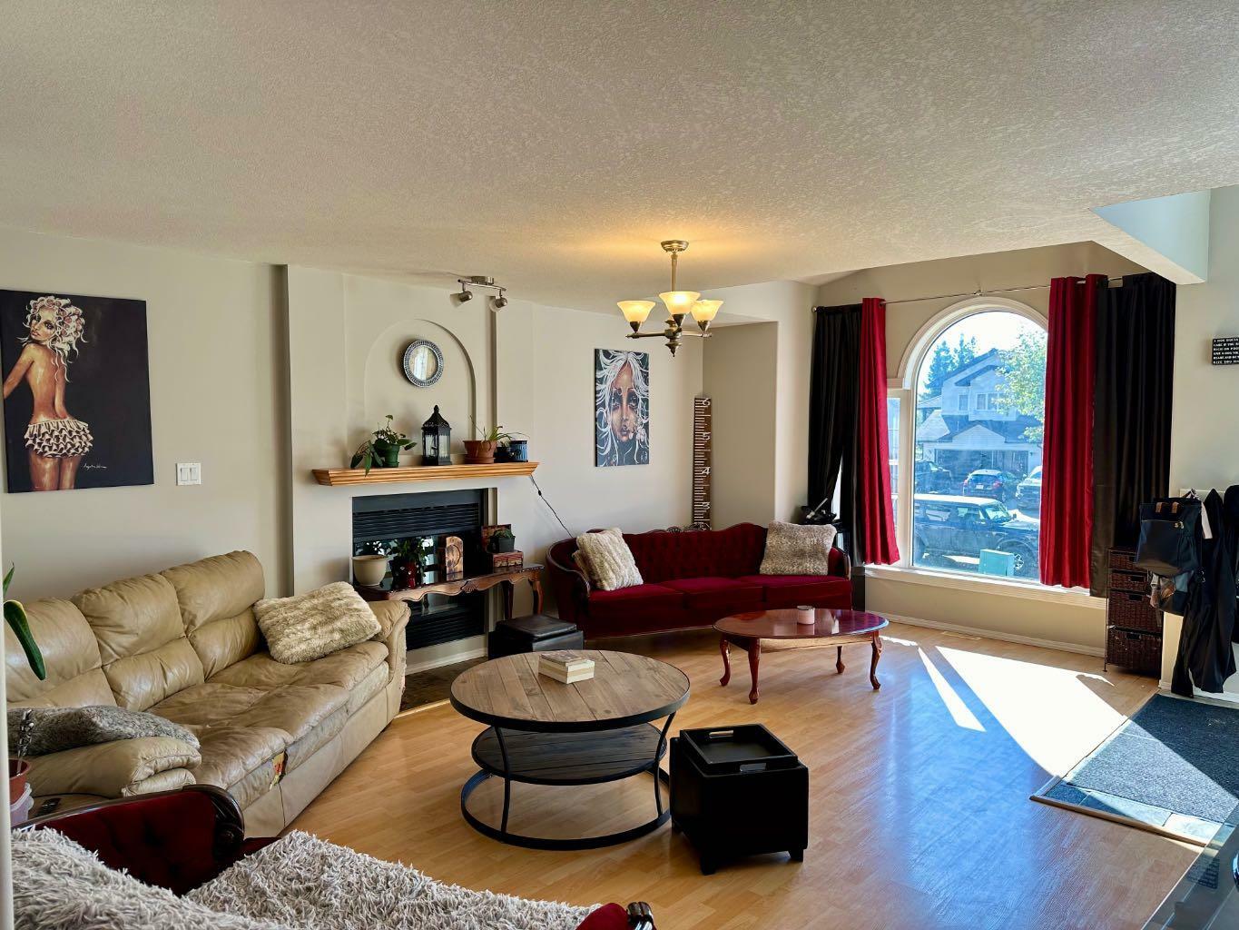 Property Photo: 9324 91 Avenue AB T0A 2C0