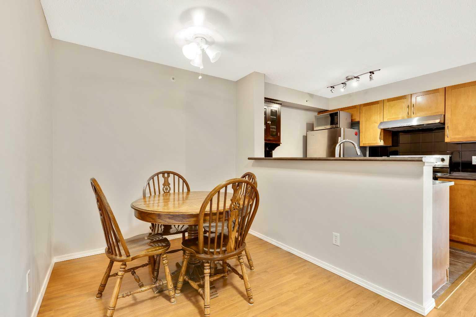 Property Photo: 8 Bridlecrest Drive SW 2422 AB T2Y 0H7