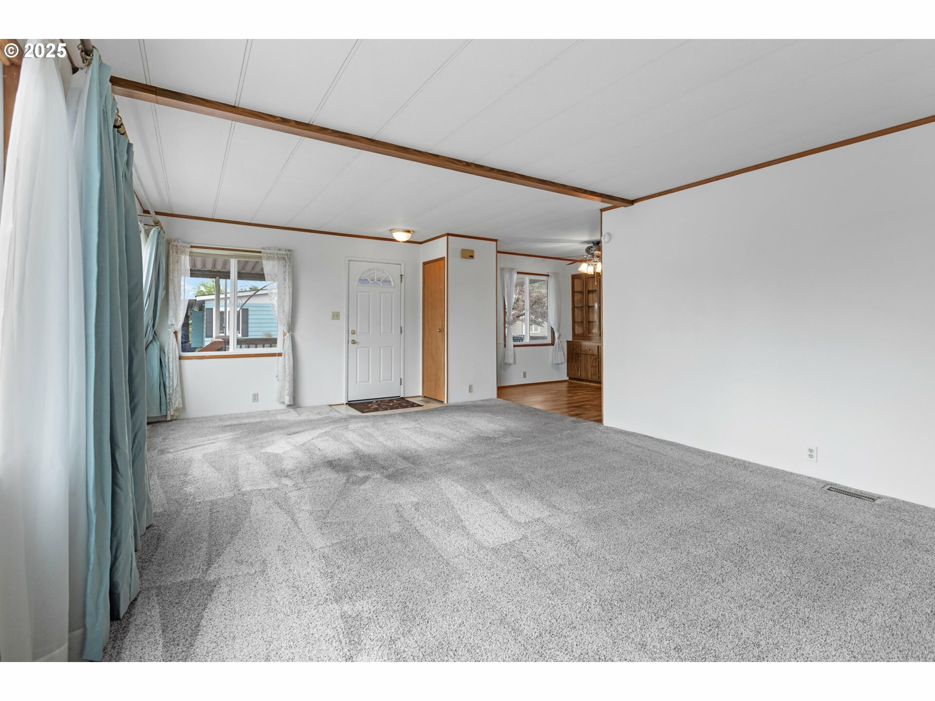 Property Photo:  1800 Lakewood Ct 88  OR 97402 