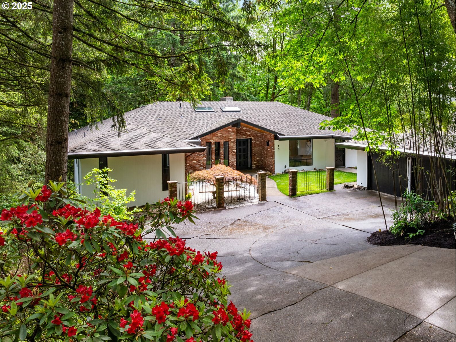 18 Monticello Dr  Lake Oswego OR 97035 photo