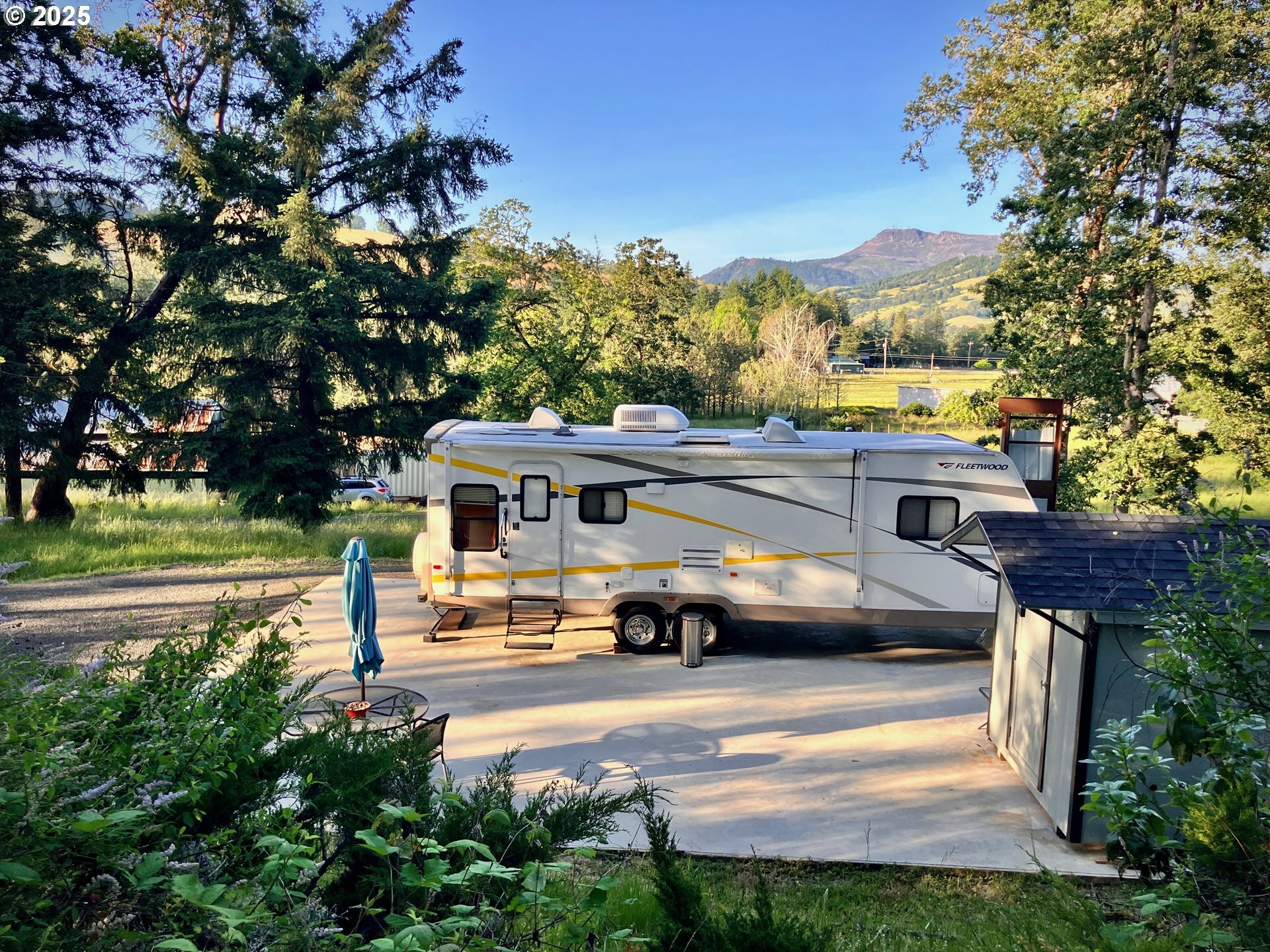 Property Photo: 1445 Whistlers Ln OR 97470