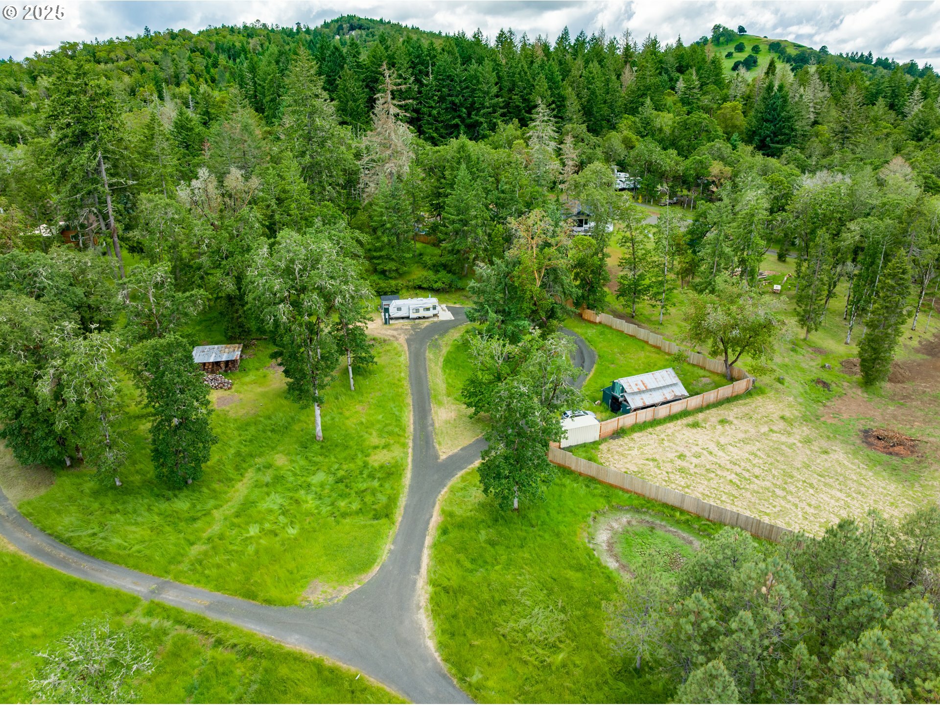 Property Photo:  1445 Whistlers Ln  OR 97470 