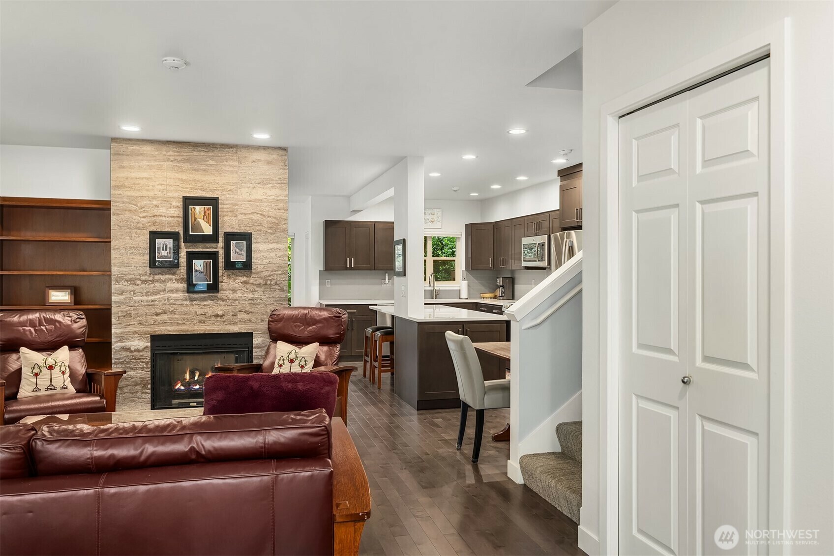 Property Photo: 15874 NE 93rd Way 1501 WA 98052