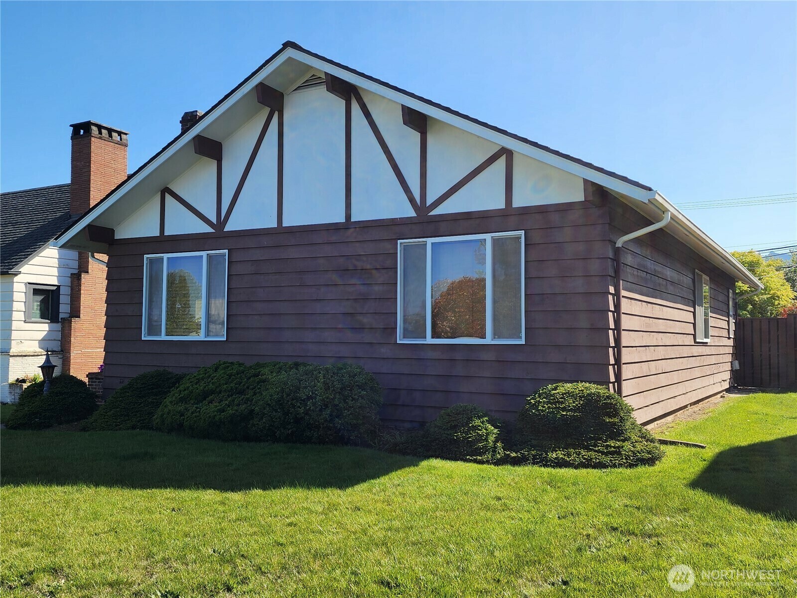 Property Photo: 116 W 4th WA 98362