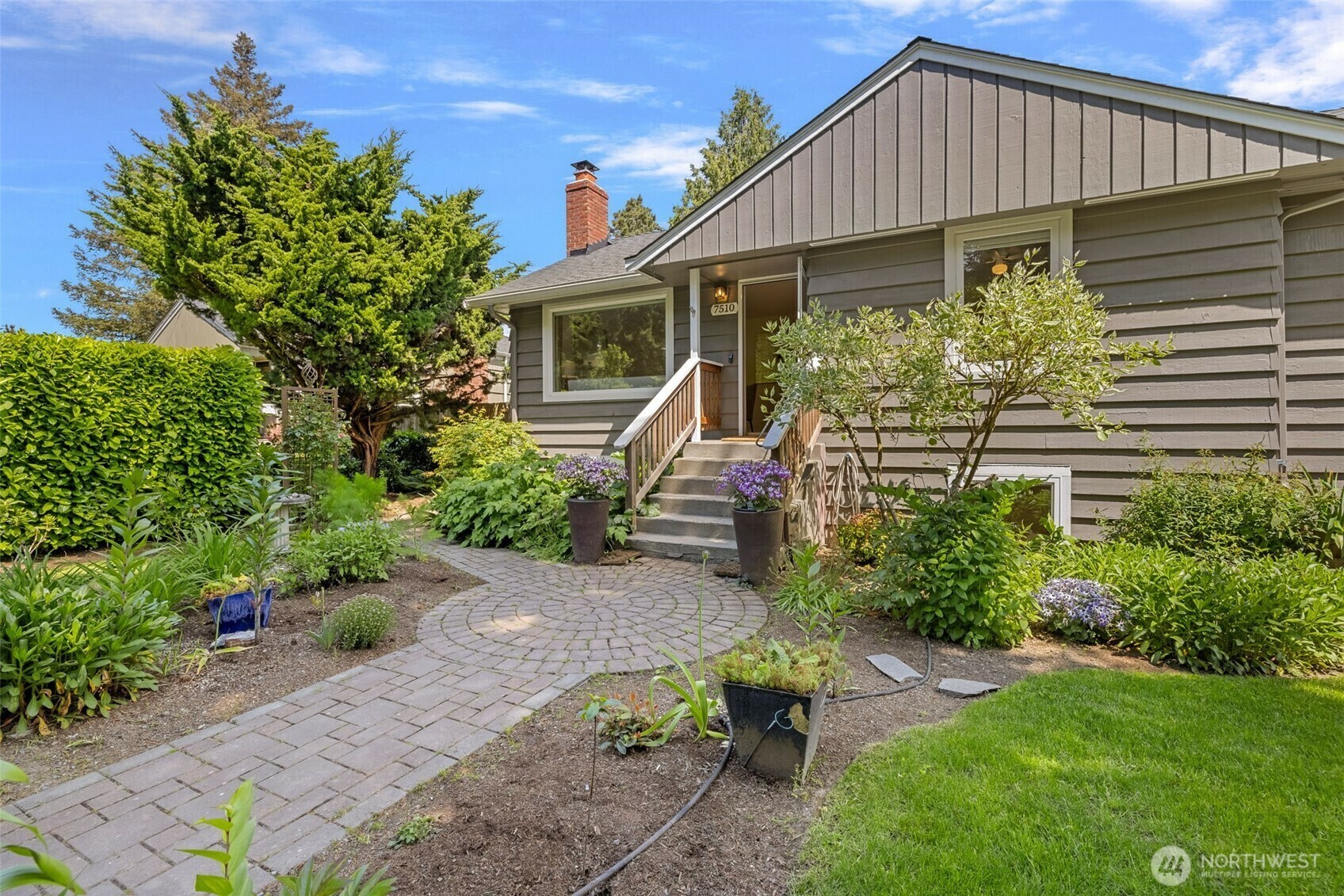 Property Photo: 7510 Fauntleroy Way SW WA 98136