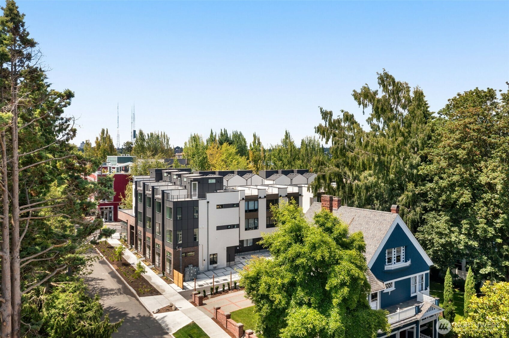Property Photo: 1106 B 34th Avenue WA 98122