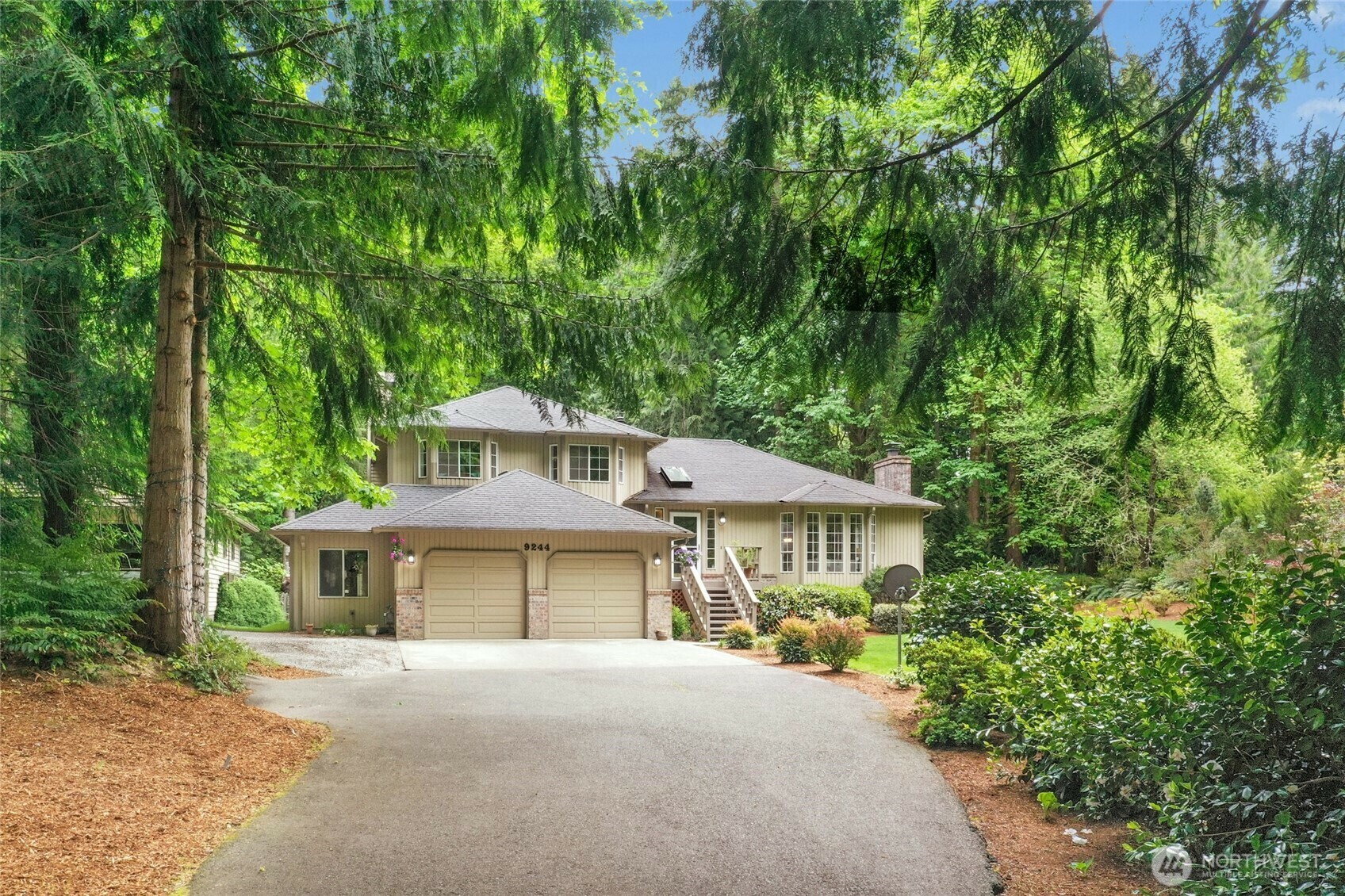 Property Photo: 9244 215th Avenue NE WA 98053