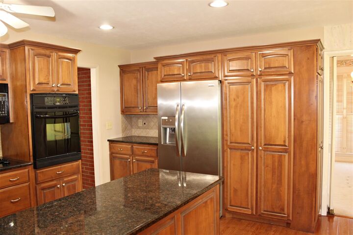 Property Photo:  720 Leslie Avenue  KY 42141 