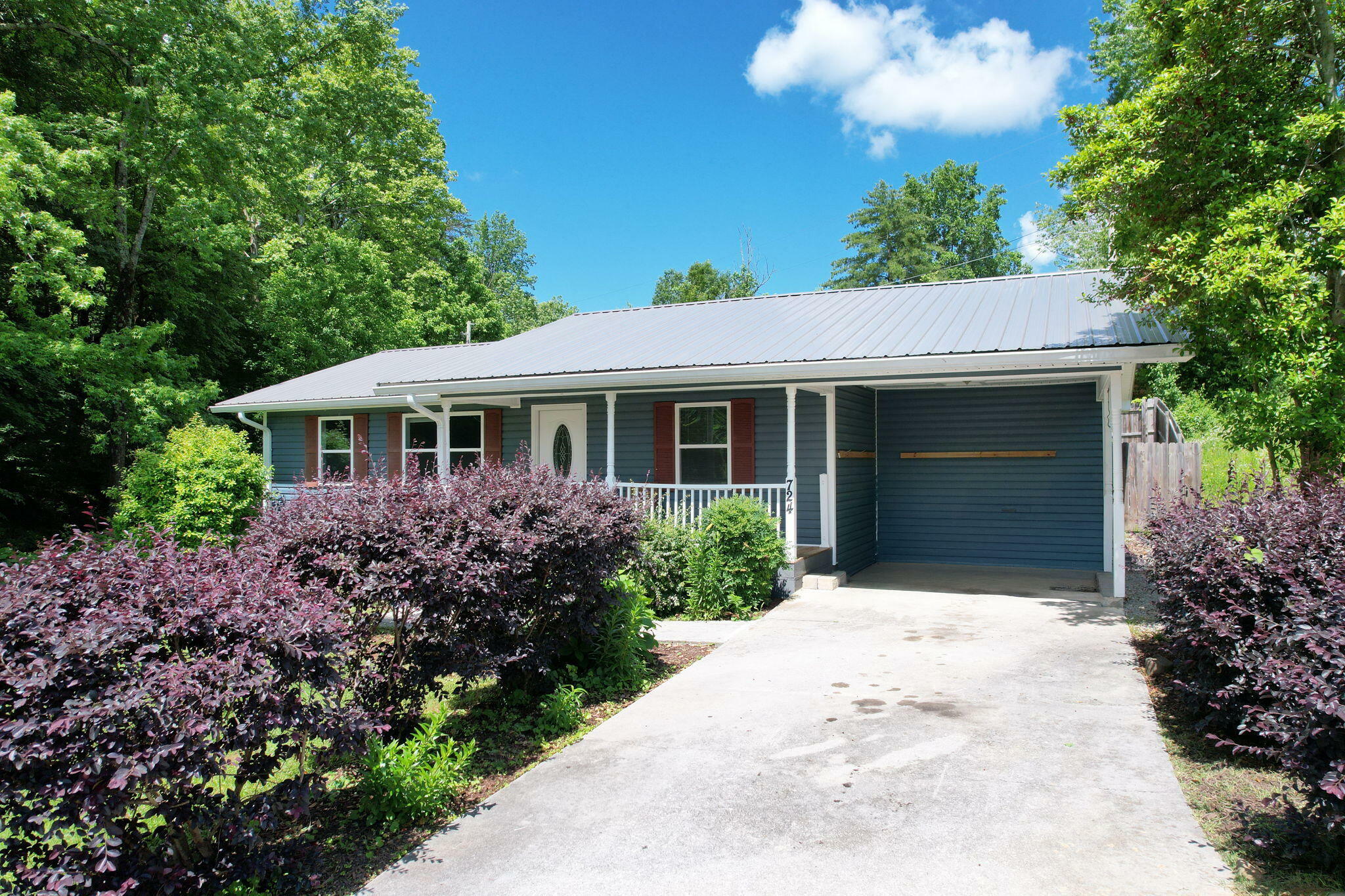 Property Photo: 724 Sequoya Lane TN 37331