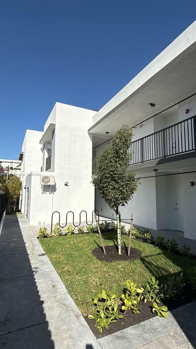 Property Photo: 1547 NW 2nd St 201 FL 33125