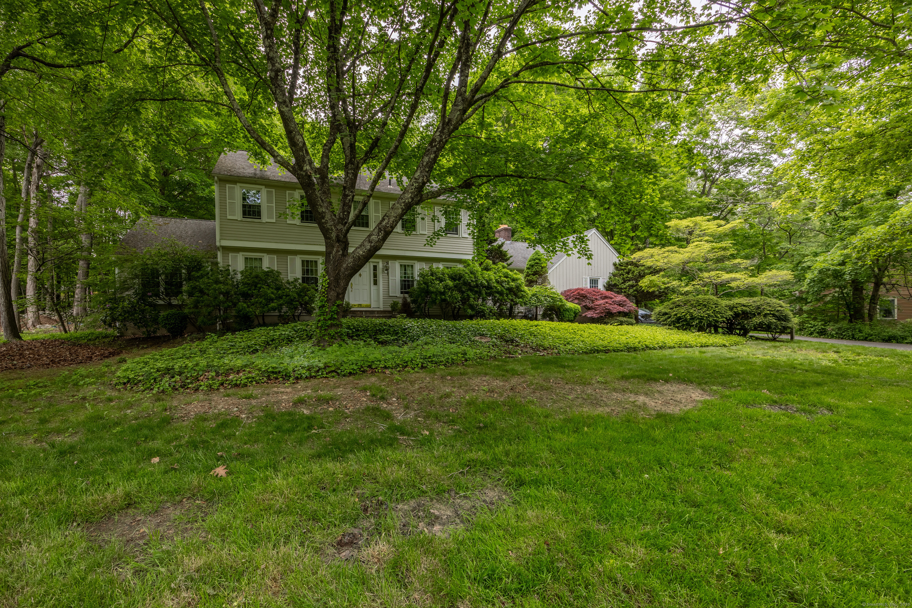 Property Photo:  50 Stonehedge Lane South  CT 06437 