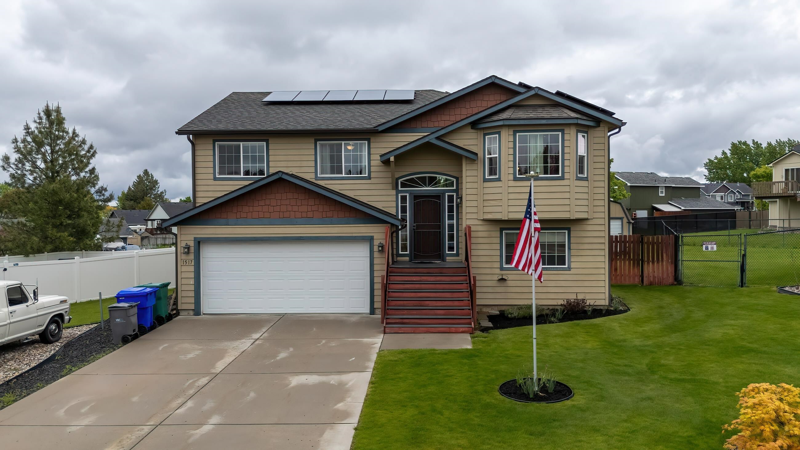 Property Photo: 1517 E First Ct WA 99006