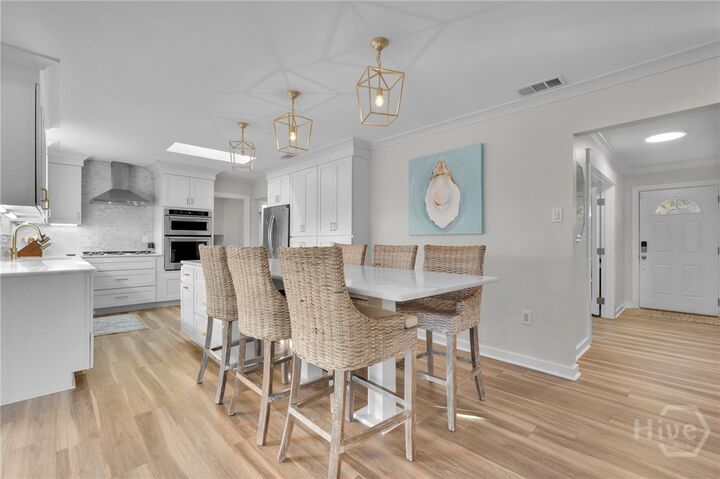 Property Photo: 21 Jameswood Avenue GA 31406
