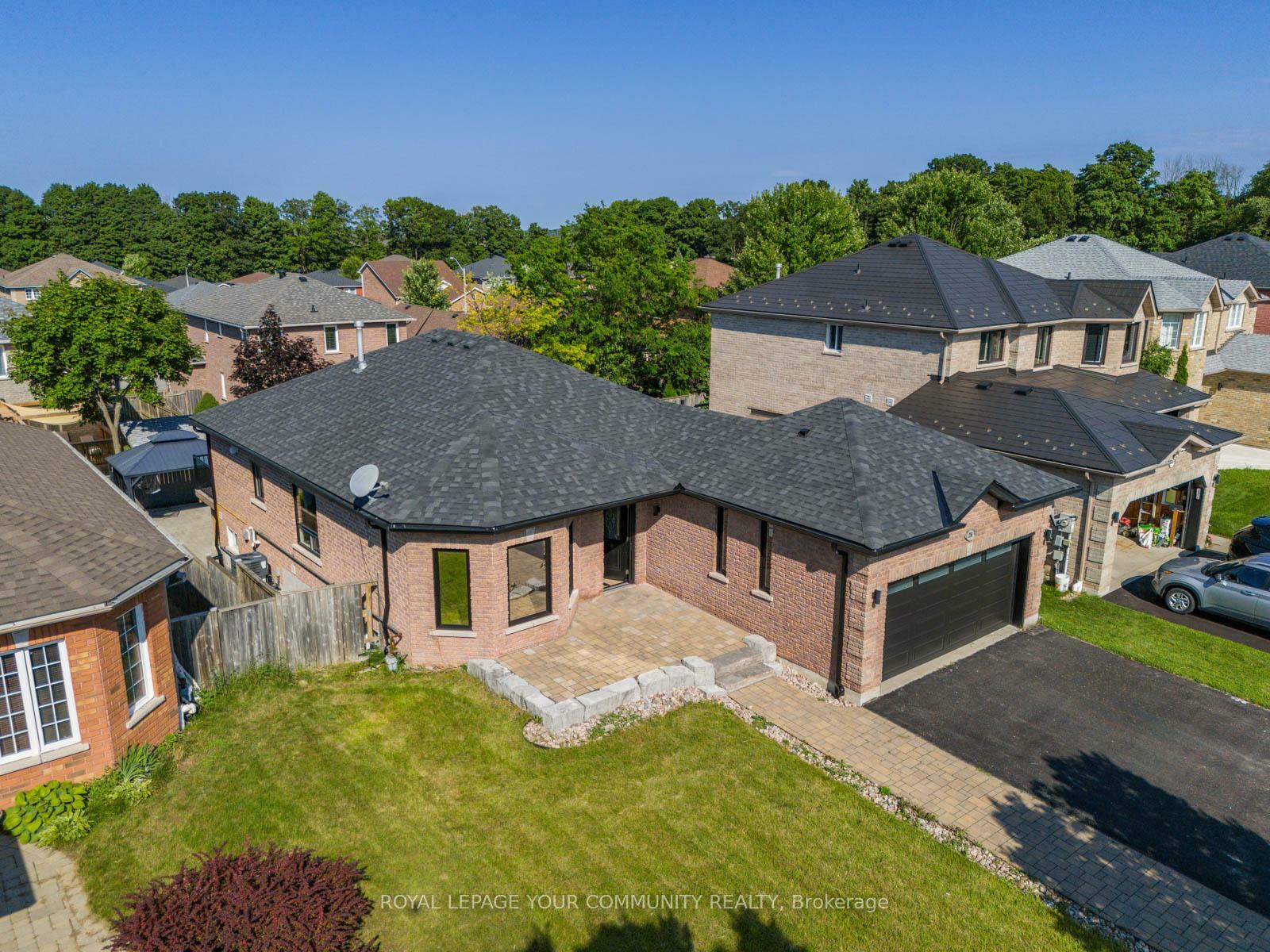 Property Photo: 258 Livingstone Street ON L4M 6N6