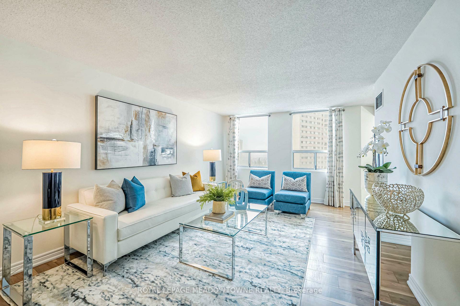 Property Photo: 3650 Kaneff Crescent 908 ON L5A 4A1