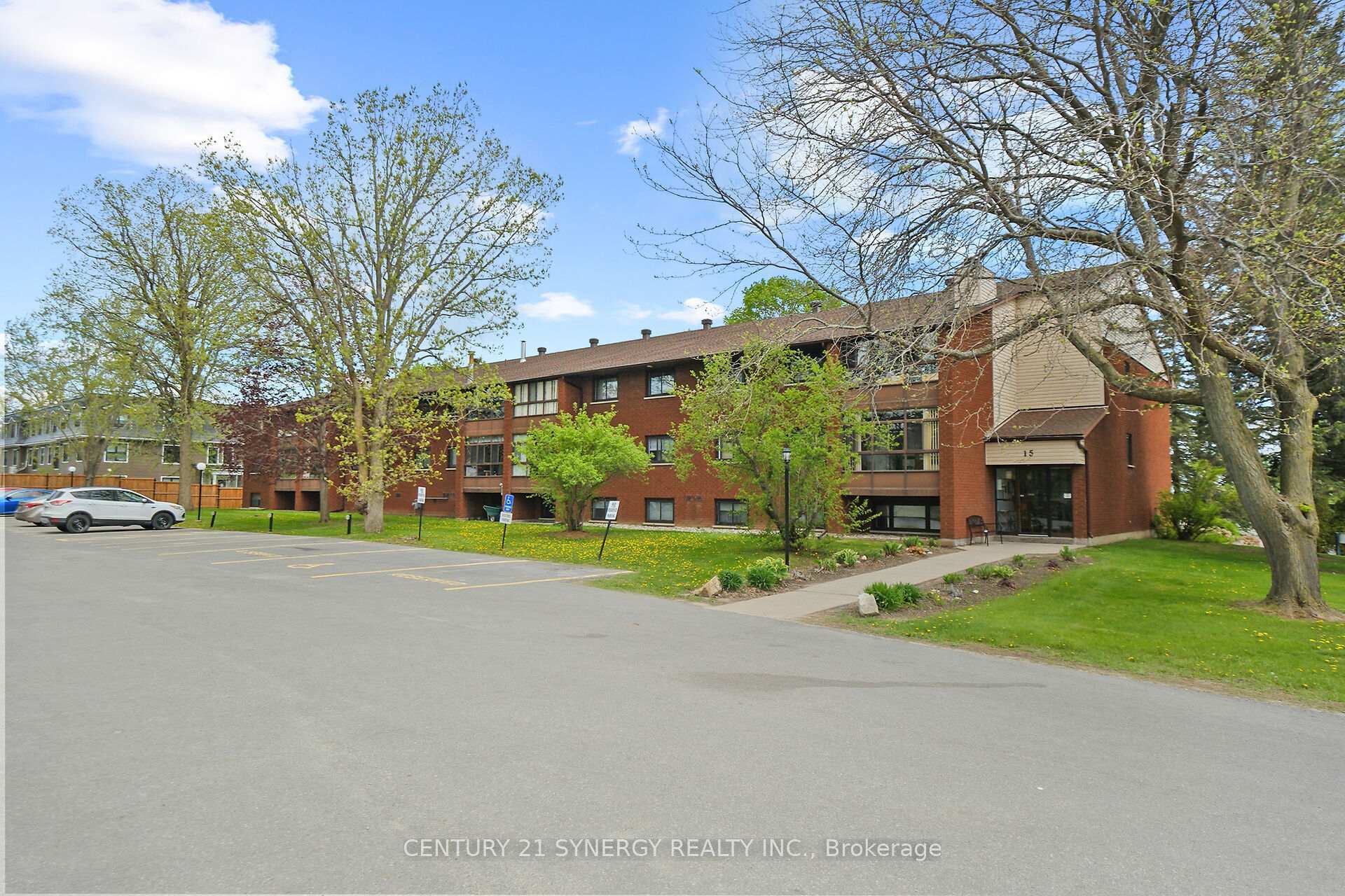 Property Photo: 15 Findlay Avenue 207 ON K7C 4A2
