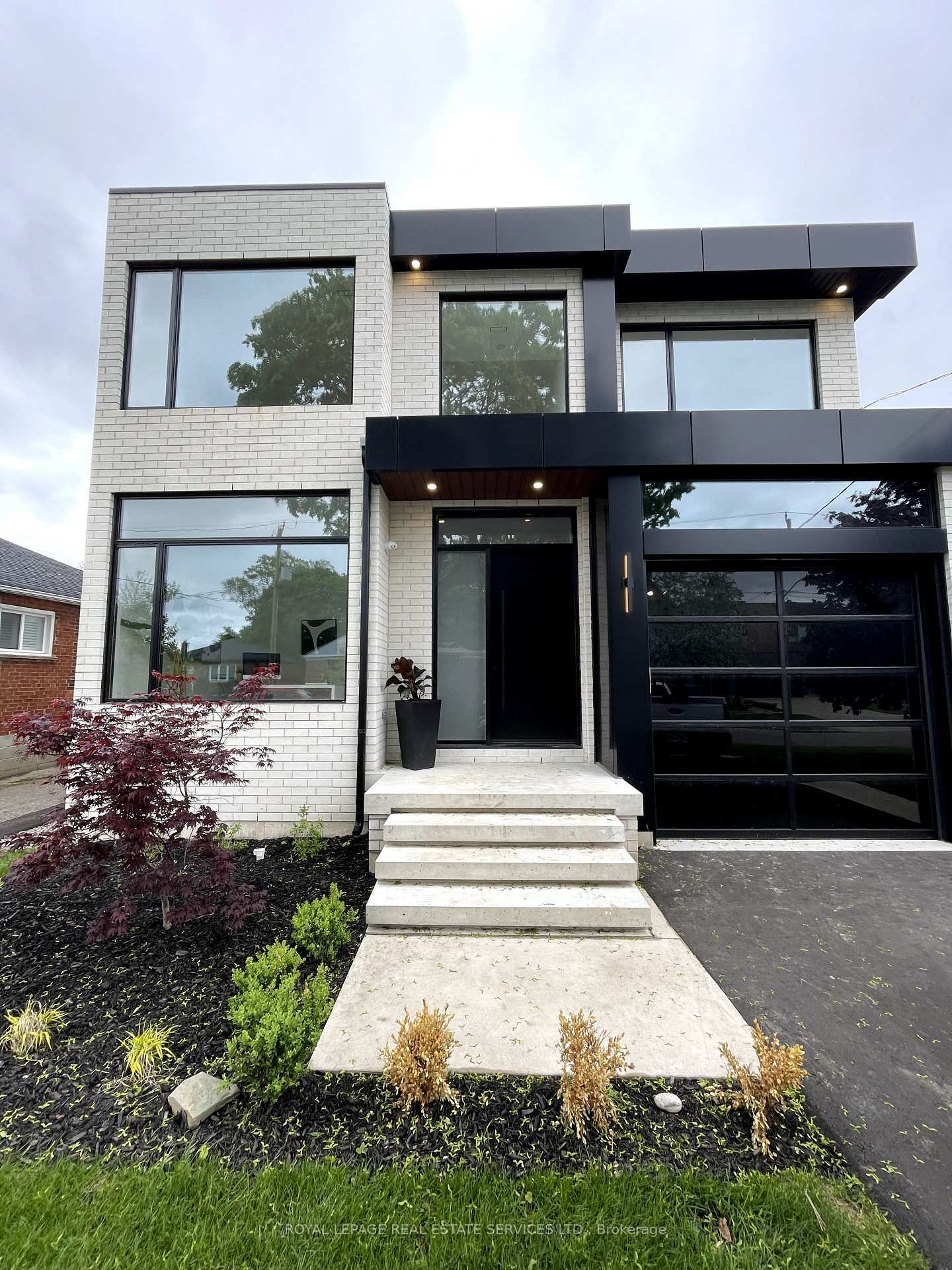 Property Photo: 263 Thirtieth Street ON M8W 3E2