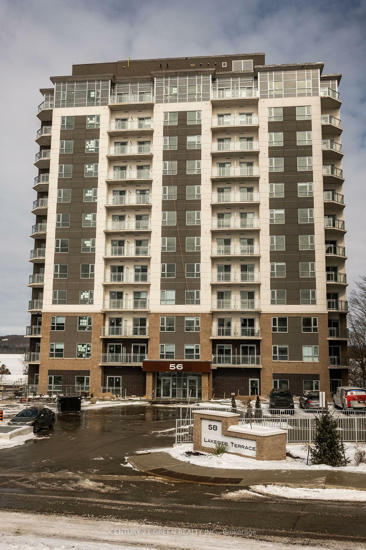 Property Photo: 56 Lakeside Terrace 607 ON L4M 0L4