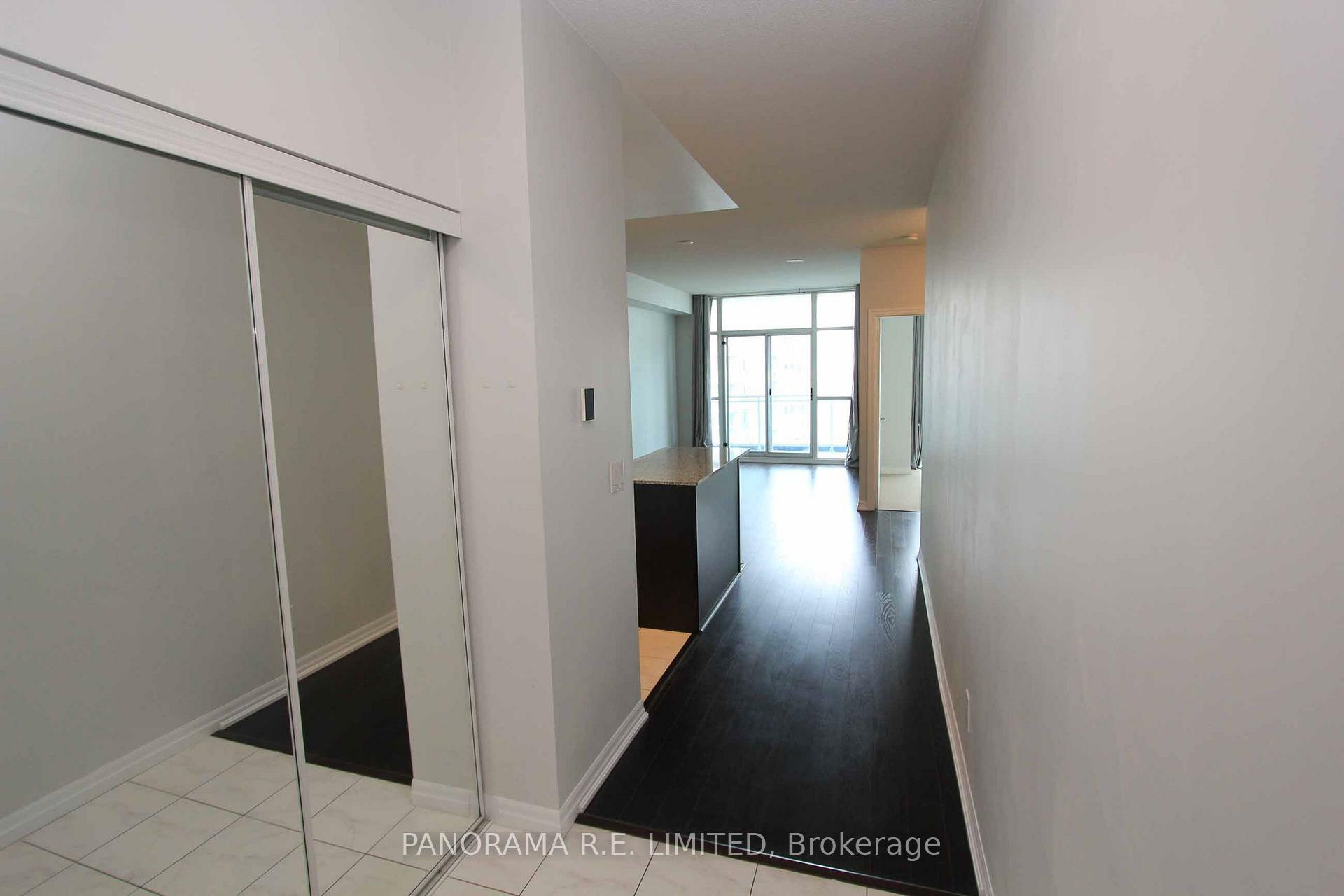 Property Photo: 223 Webb Drive 2408 ON L5B 0E8