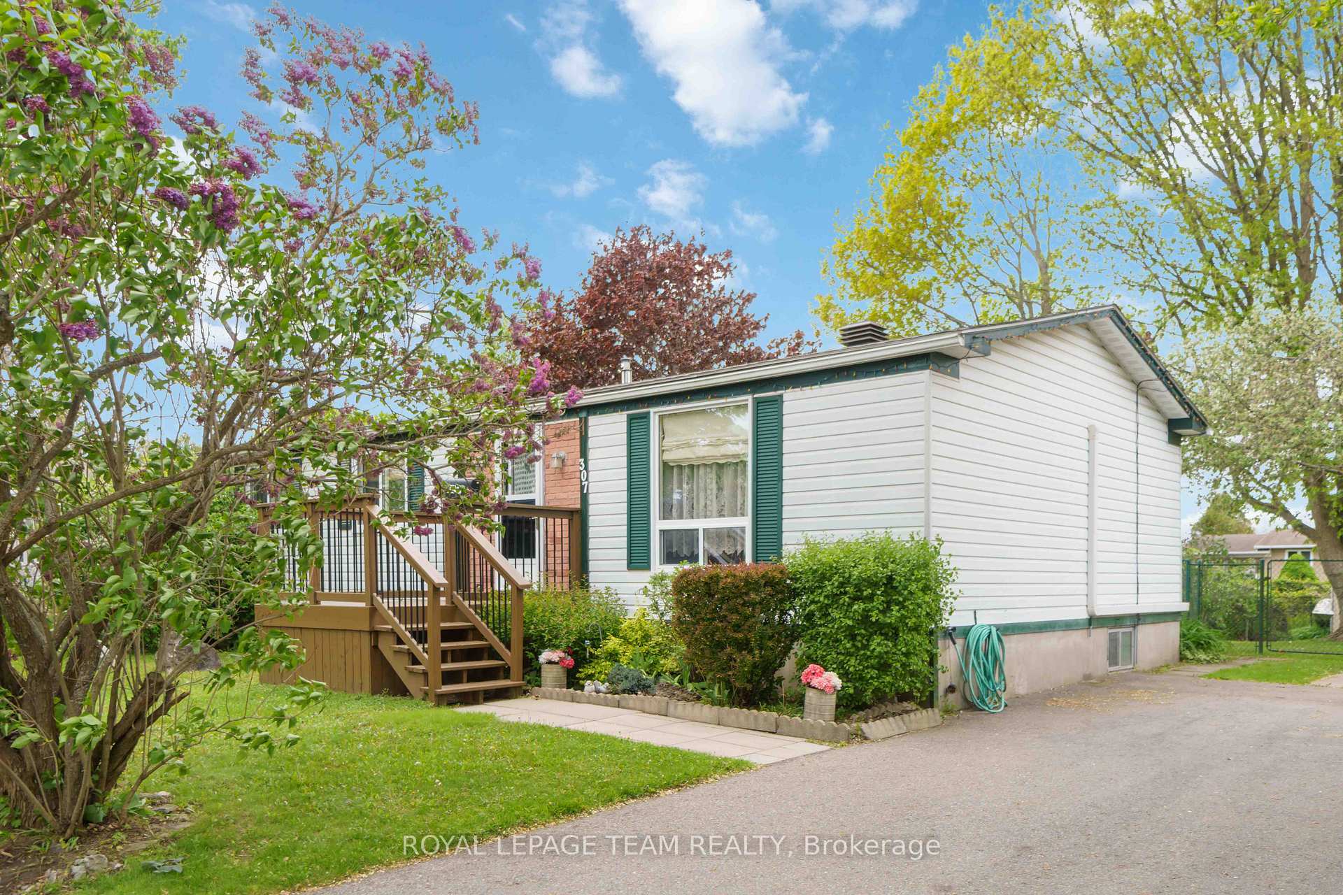 Property Photo: 307 Dodson Street ON K0G 1J0
