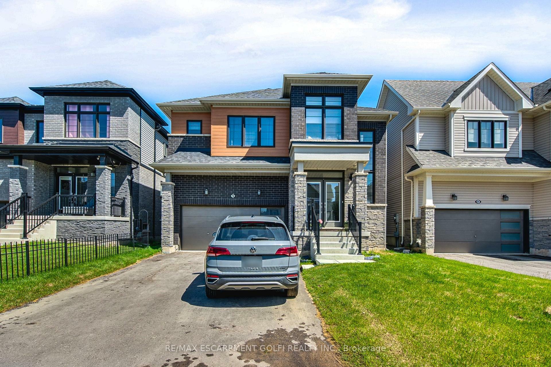 Property Photo: 76 Sunflower Crescent ON L3B 5N5