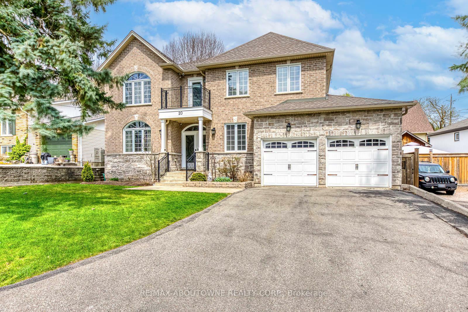 Property Photo: 20 Vinegar Hill Street ON L0R 2H0