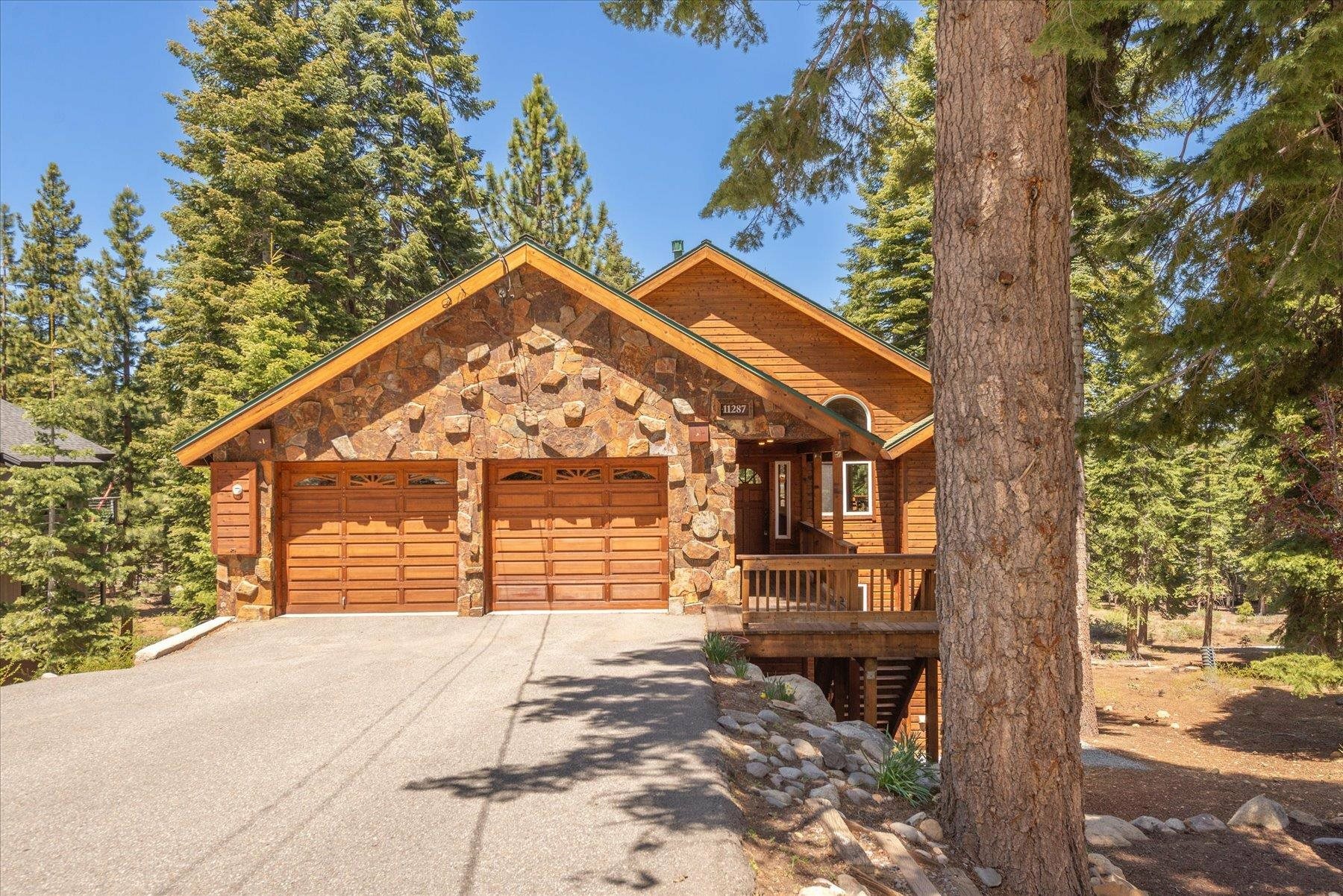 Property Photo: 11287 Skislope Way CA 96161