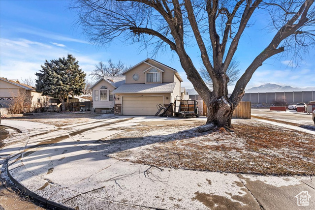Property Photo: 5185 S Hod Hill Cir UT 84129