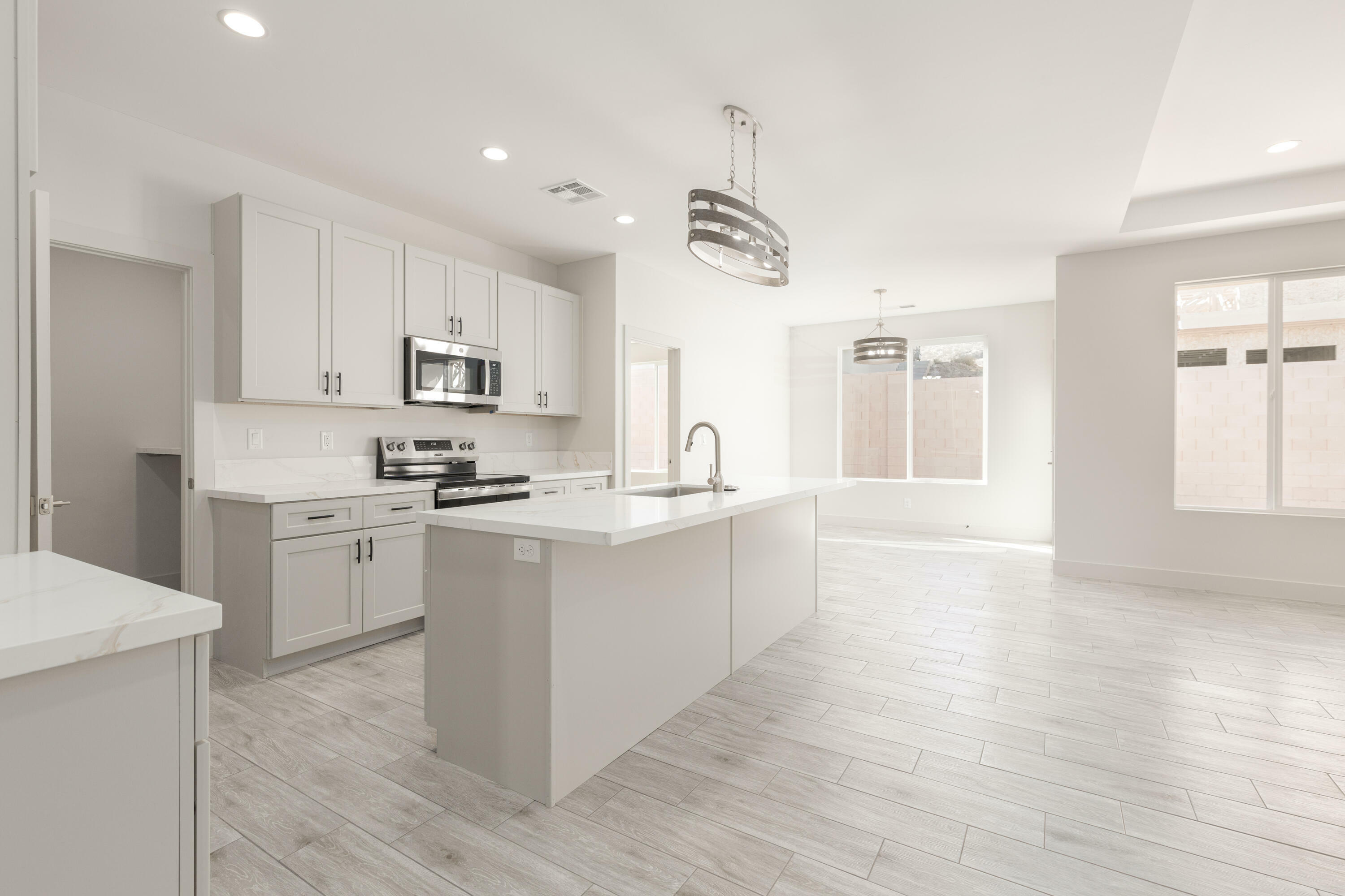Property Photo: 2153 W 320 S UT 84737