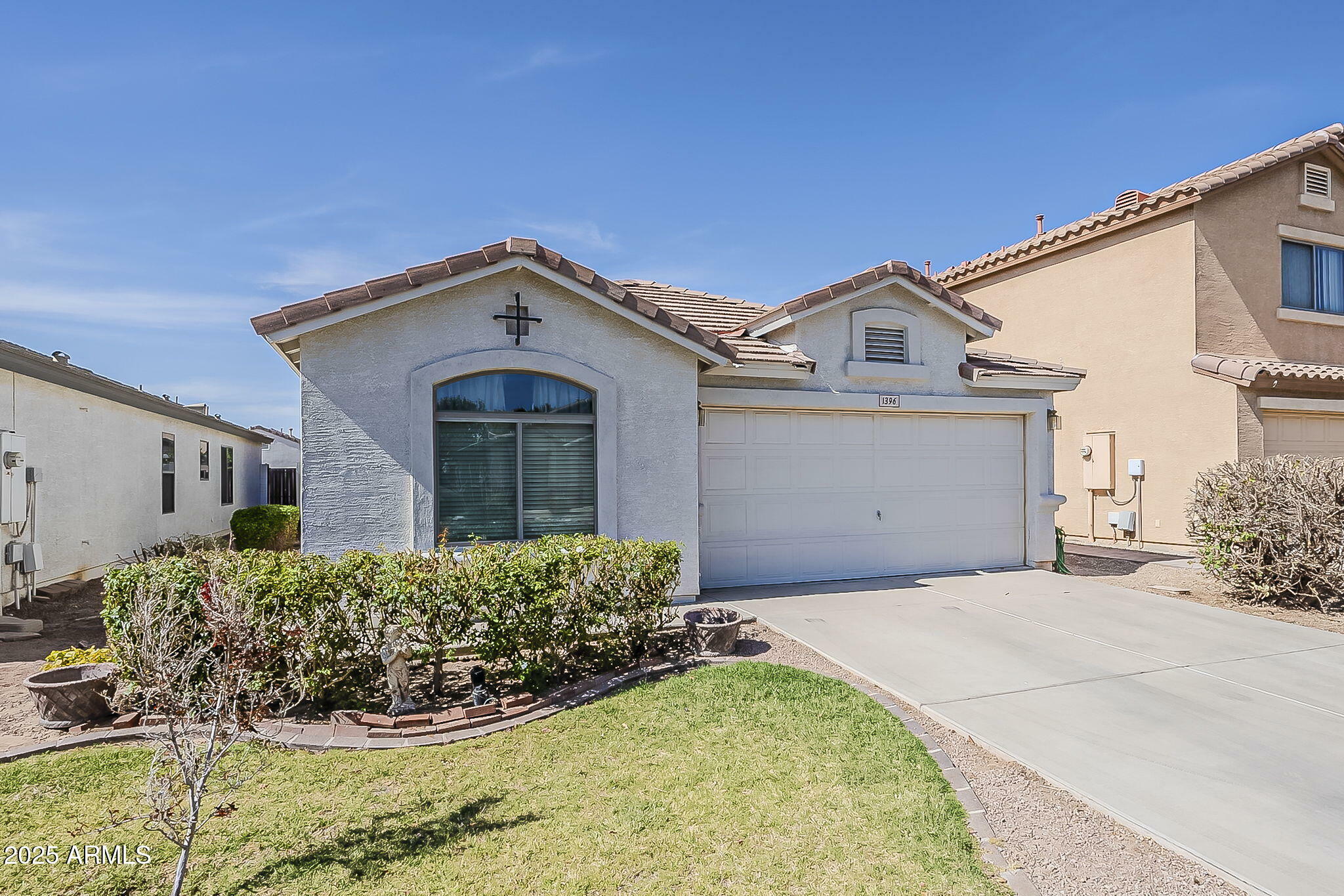 Property Photo:  1396 E Leslie Avenue  AZ 85140 