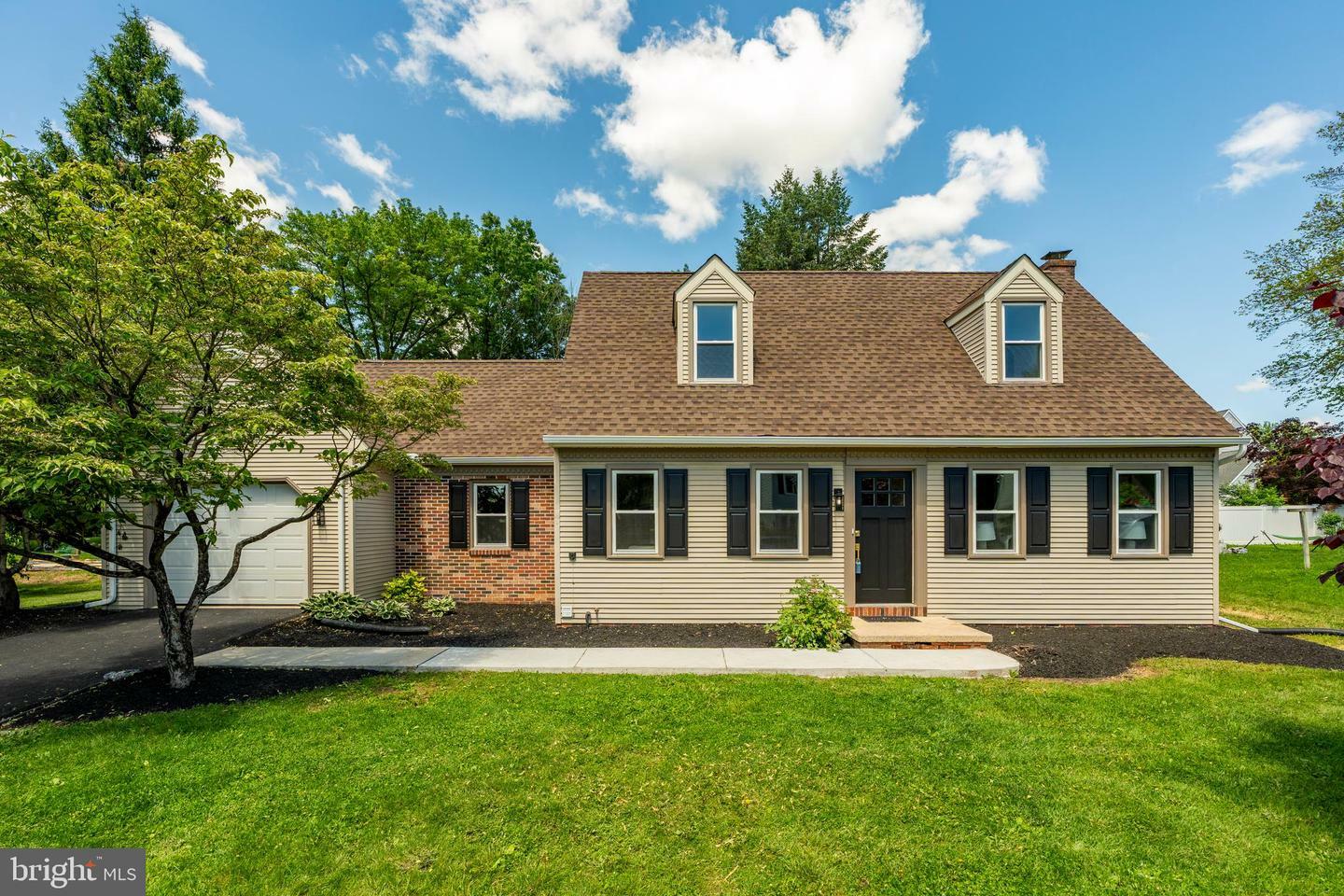 334 N 7th Street  Denver PA 17517 photo