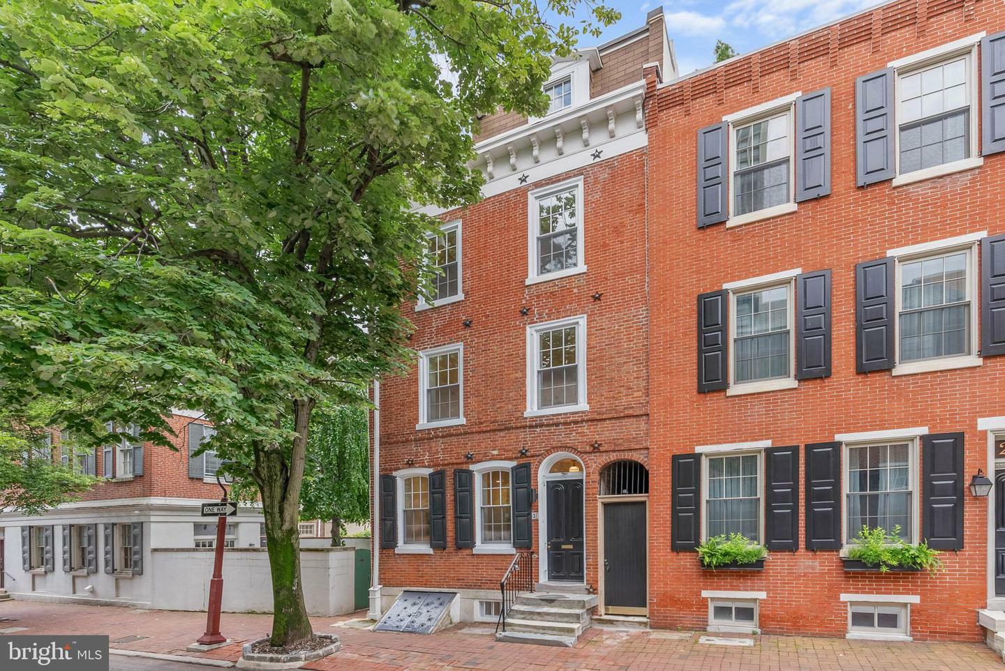 Property Photo: 202 Spruce Street PA 19106