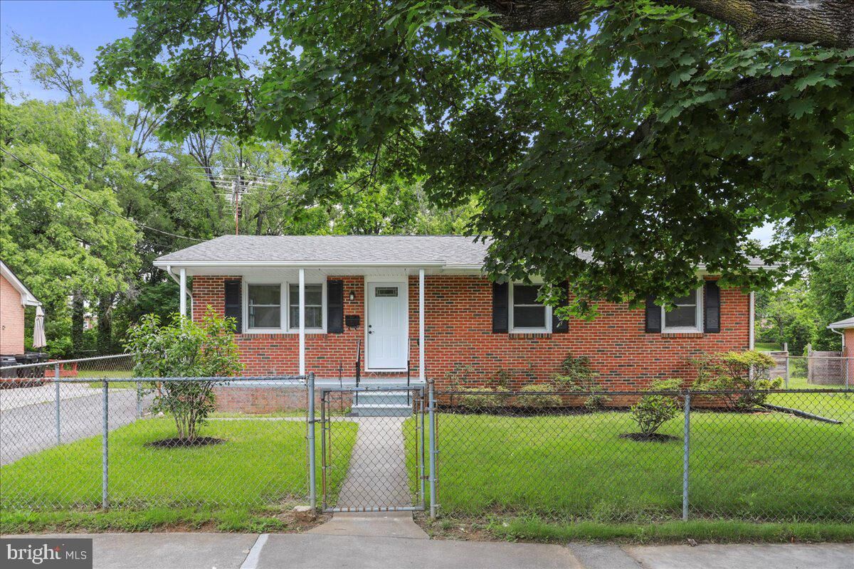 Property Photo: 12 Montague Circle VA 22601