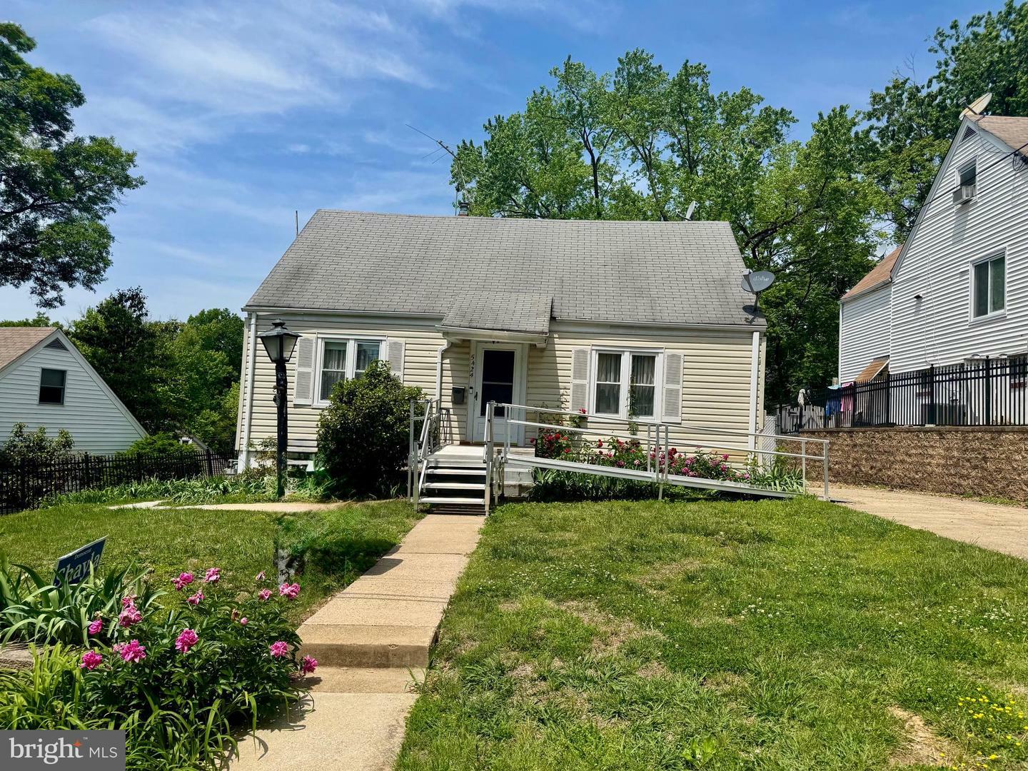 Property Photo: 5424 Varnum Street MD 20710
